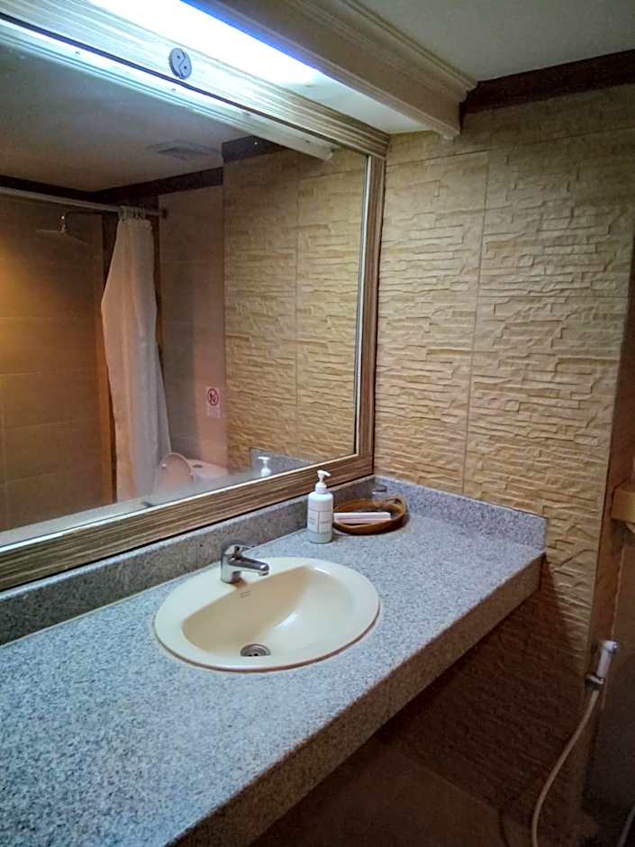 Puri Dibia Kuta Hotel & Apartment