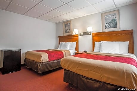 2 Queen Beds  Non-Smoking