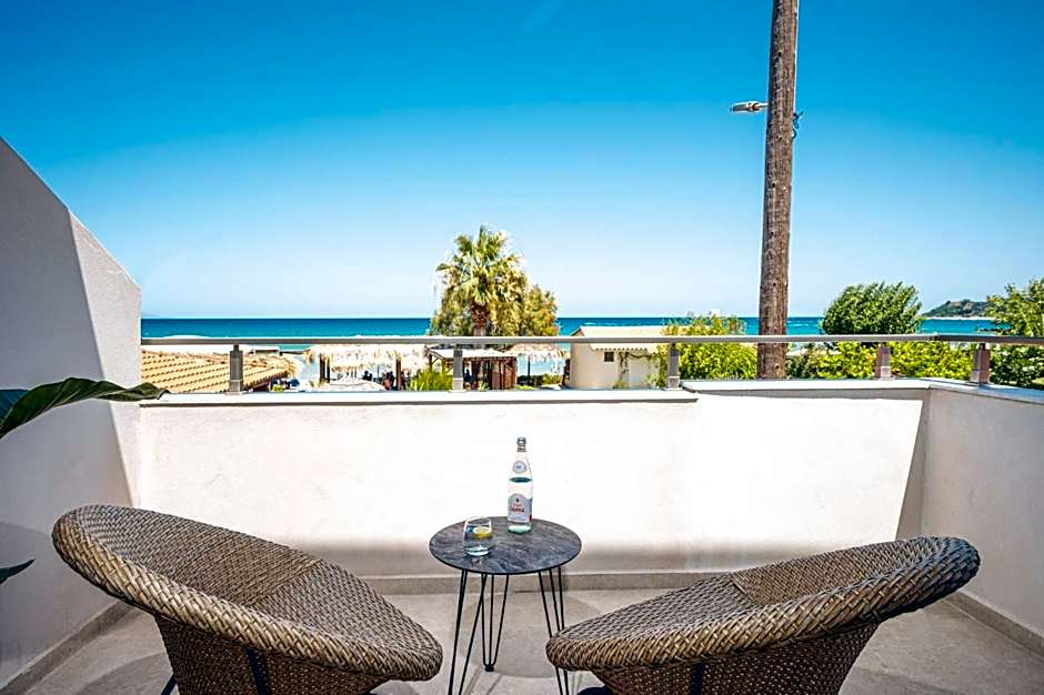 Palm Tree Beach Suites, by ZanteWize