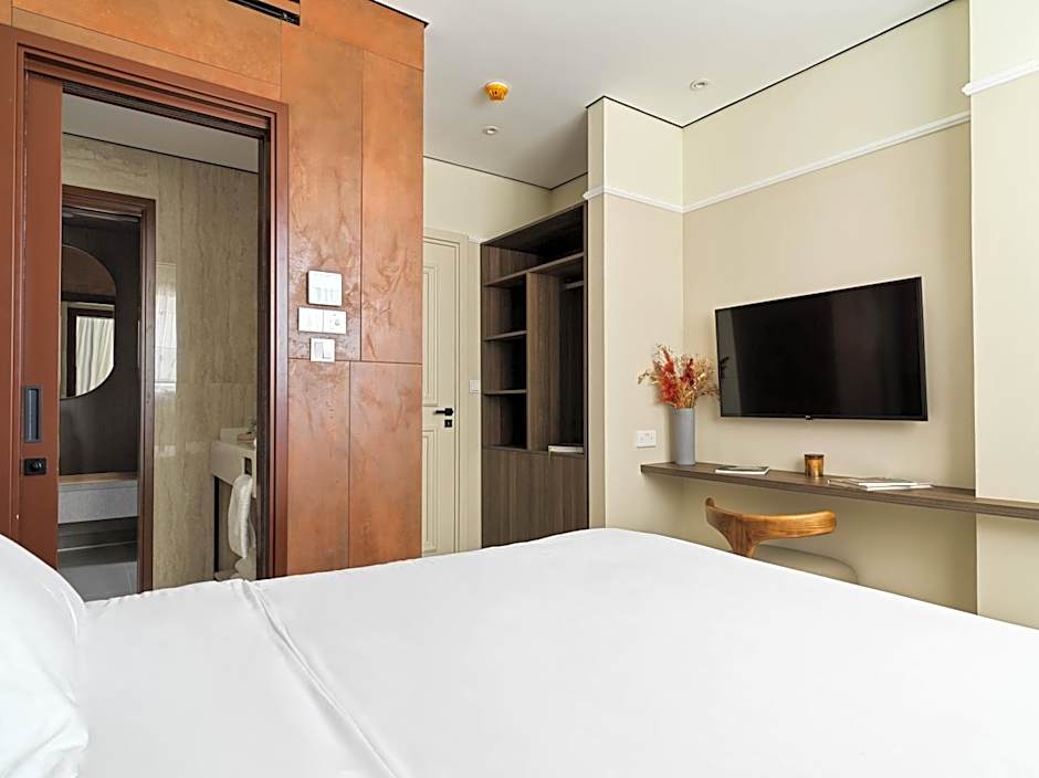 LIV Mackenzie Beach Suites Larnaca ADULTS ONLY