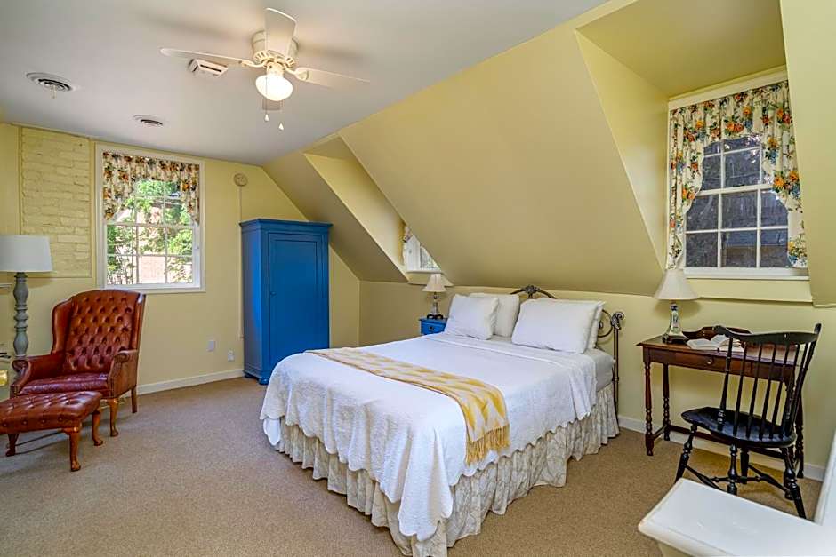Cedars of Williamsburg Bed & Breakfast