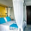 Golden Bay Apartments-Garden Haven
