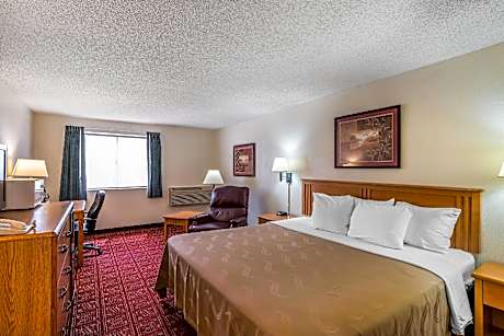 1 King Bed Nonsmoking