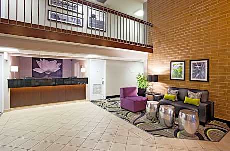 La Quinta Inn & Suites by Wyndham Oshkosh