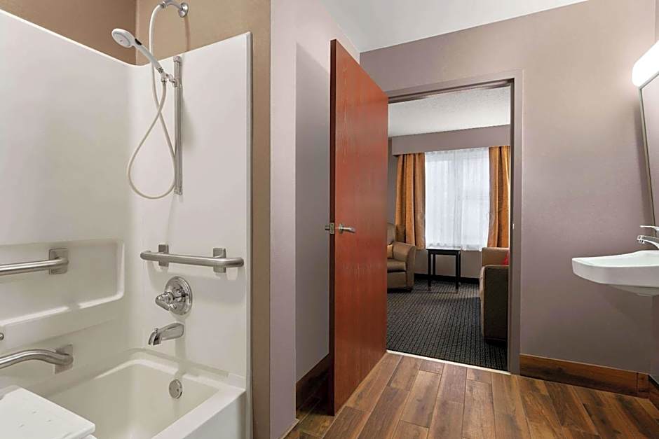 Lancaster Suites