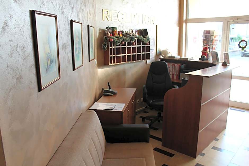 Family Hotel Lazuren Briag