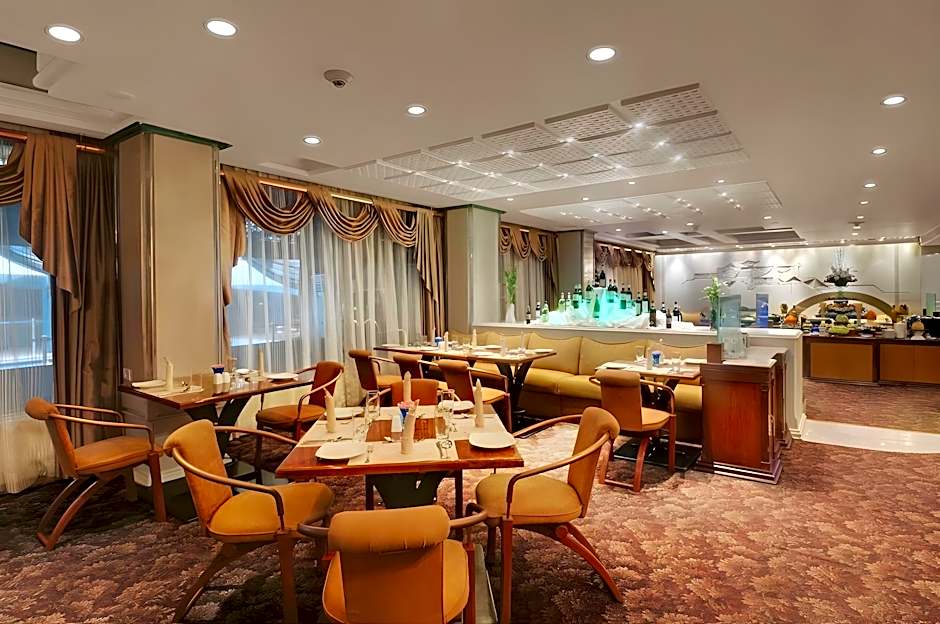 Kohinoor Continental, Near International Airport