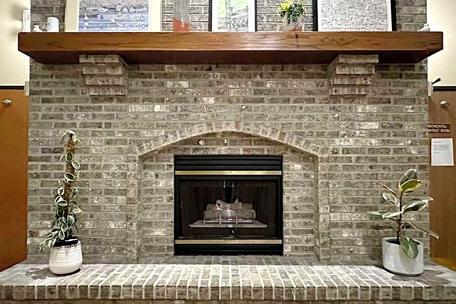 Quality Suites Near West Acres