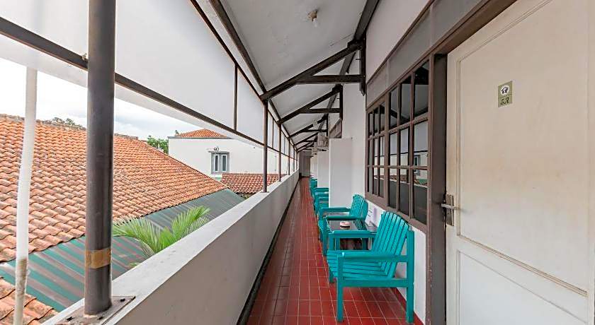 RedDoorz @ Hotel Pondok Kurnia near Buah Batu Bandung
