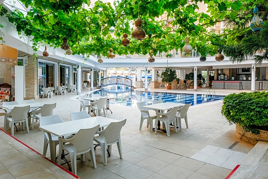 Tac Premier Hotel & Spa