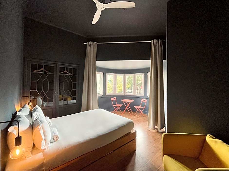 Avenue Hostel & Suites