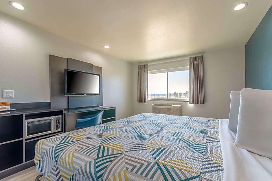 Studio 6 Suites Perris, CA