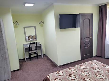 King Room with Spa Bath