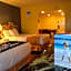 Days Inn by Wyndham Panama City Beach/Beachfront Resort