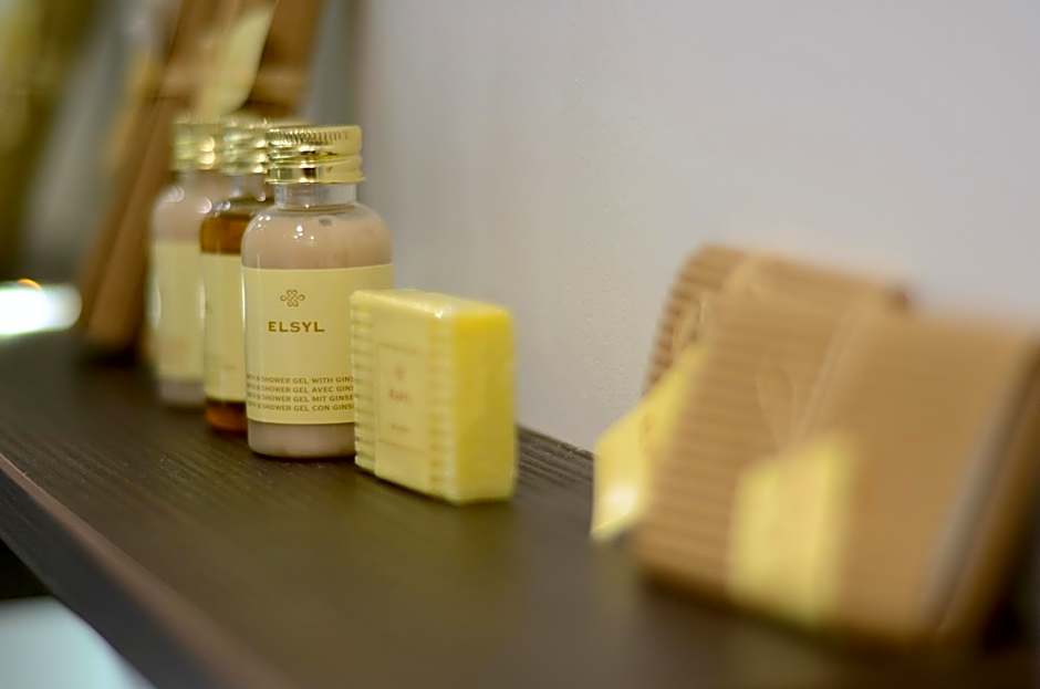 Pelican London Hotel And Residence