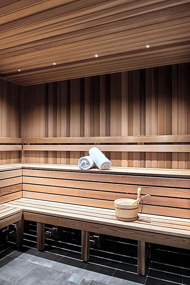 Midnight Hotel, Autograph Collection