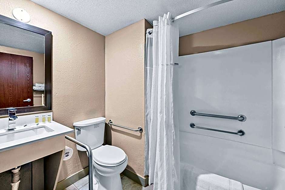 Super 8 by Wyndham Council Bluffs IA Omaha NE Area