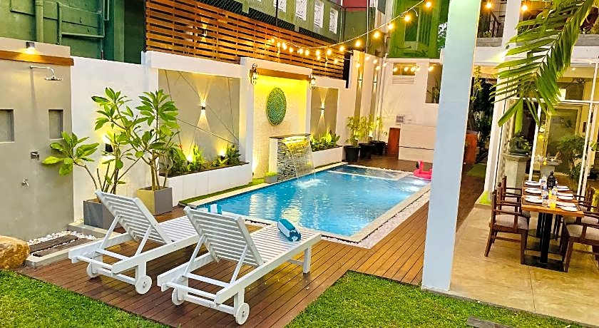 8Plus Motels