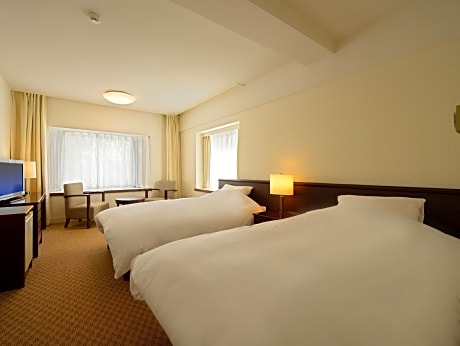 Corner Twin Room