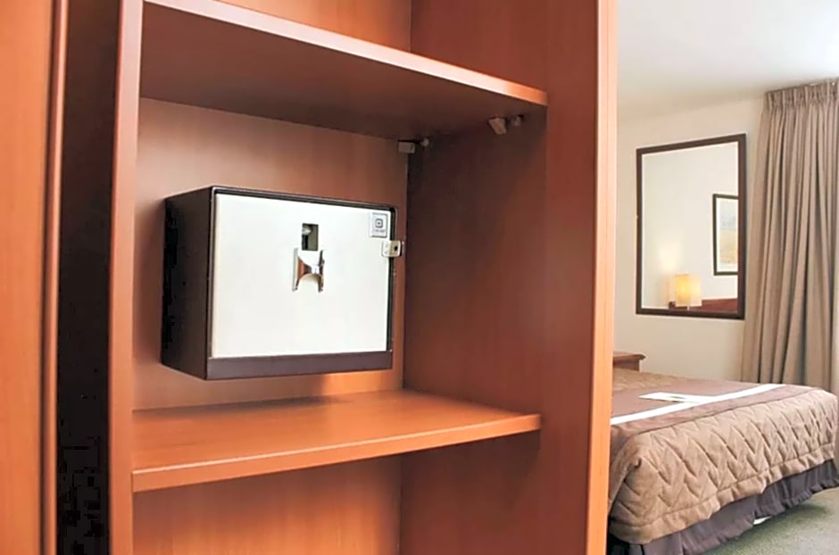 Hotel Alcalá Del Río