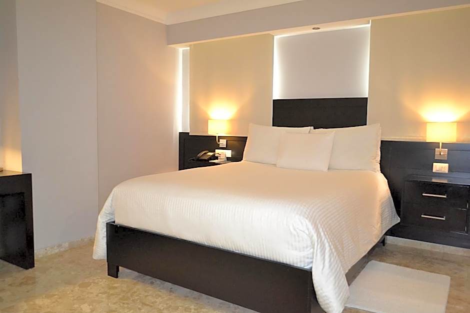 Plaza Florida Suites
