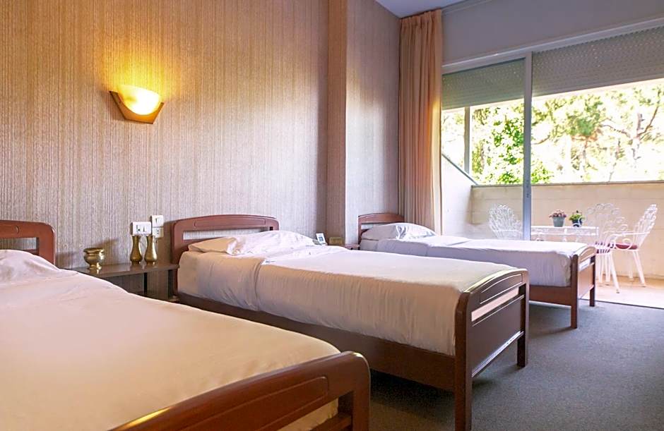 Merry Land Hotel