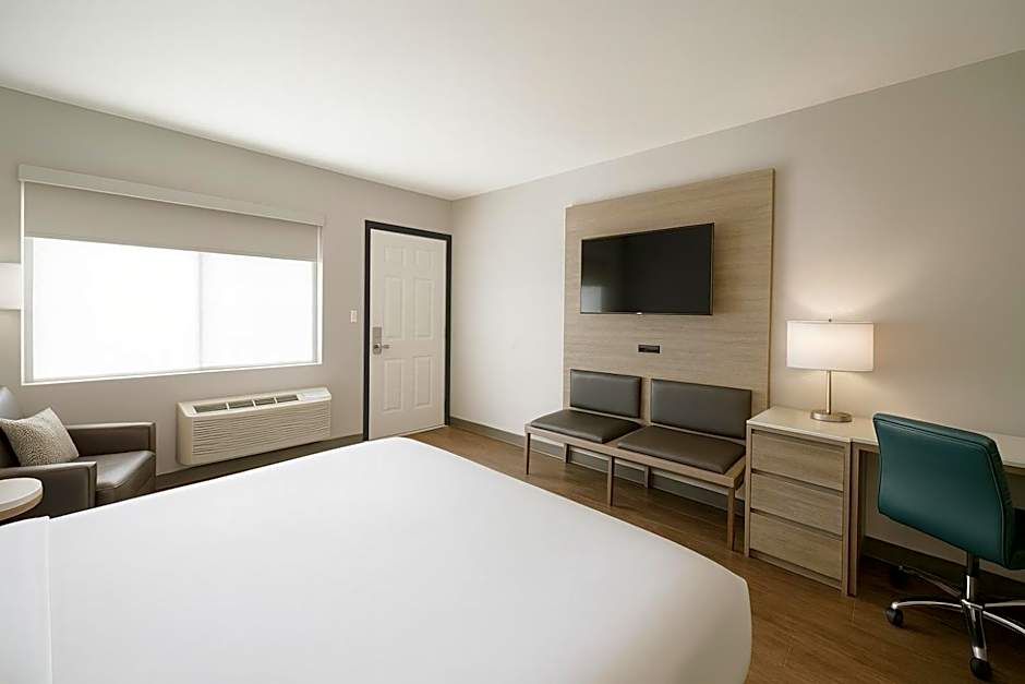 Travelodge by Wyndham LAX South