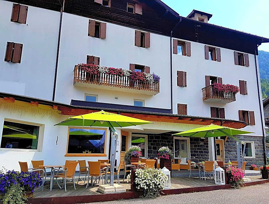 Ciasa Alpina Relax Hotel