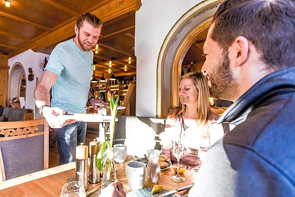 ALPENHOTEL TYROL - B&B - ADULTS ONLY - Alpines Lifestylehotel mit NaturSPA & Wellness