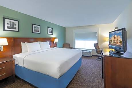 King Room - Top Floor/Non-Smoking