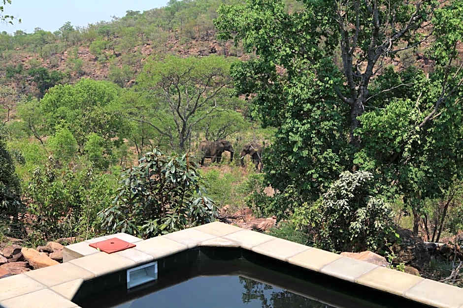 Inzalo Safari Lodge