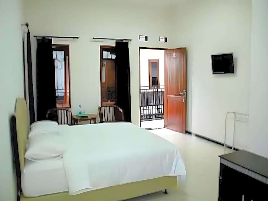 Baliku Guest House – Malang, MO