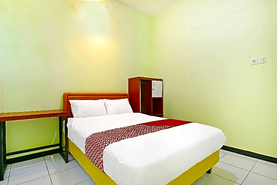 OYO 91351 87 Guest House