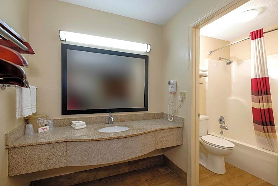 Red Roof Inn Columbus, MS