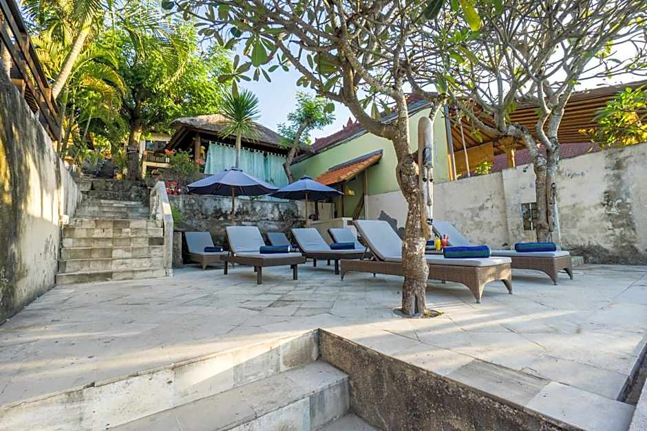Ware Ware Surf Bungalow Lembongan