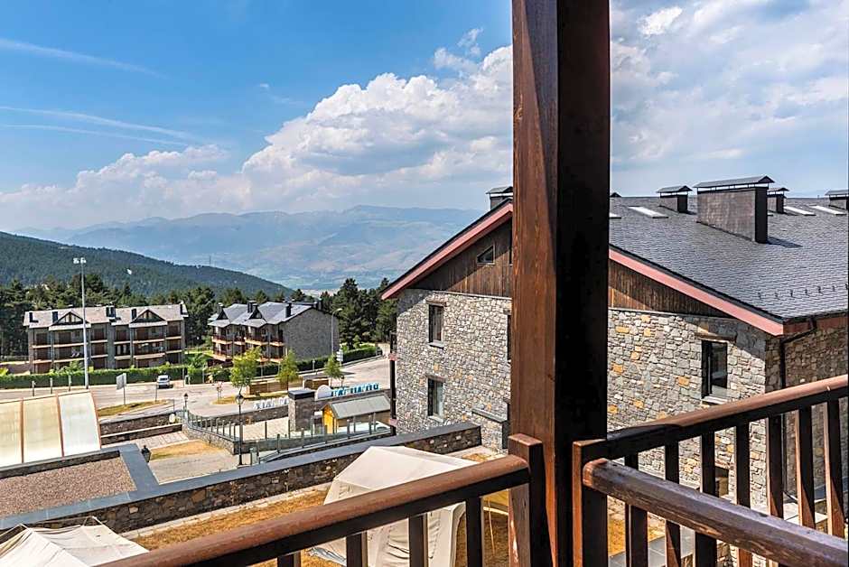 Guitart La Molina Aparthotel & Spa