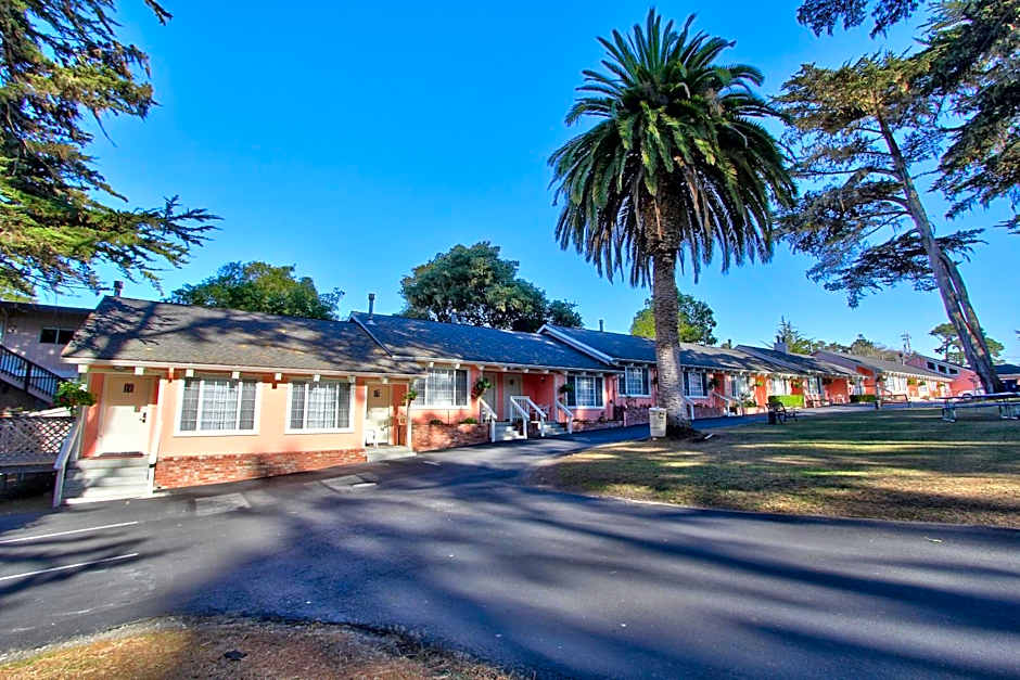 Butterfly Grove Inn