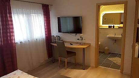 Doppelbett oder zwei Einzelbetten-Einfach-Eigenes Badezimmer