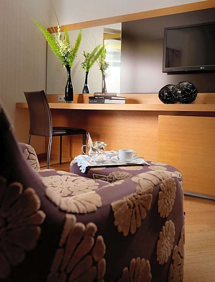 Divani Apollon Suites