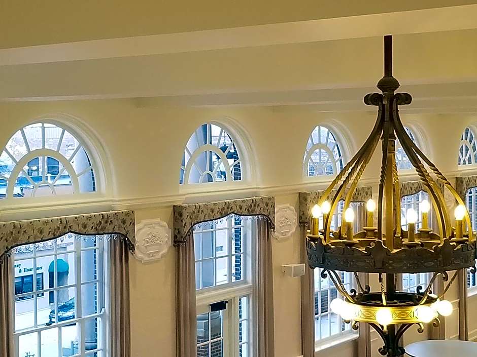 The Stella Hotel & Ballroom