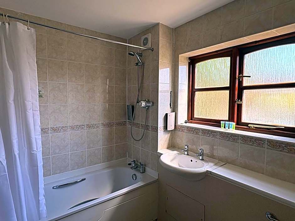 Tollgate Hotel & Leisure