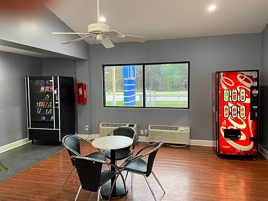 Motel 6-Pooler, GA - Savannah Airport