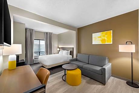 King Suite with Sofa Bed - Non-Smoking