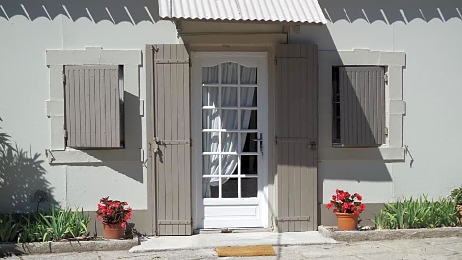 Mas Grimaud - Gîte- Studio et chambres d'hôtes familiales