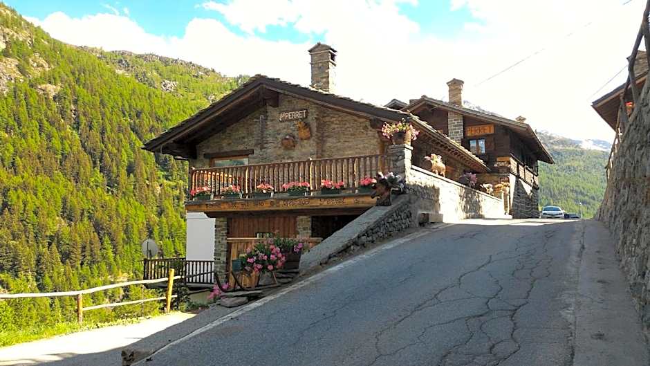 Hotel & Restaurant Perret - Mountain People