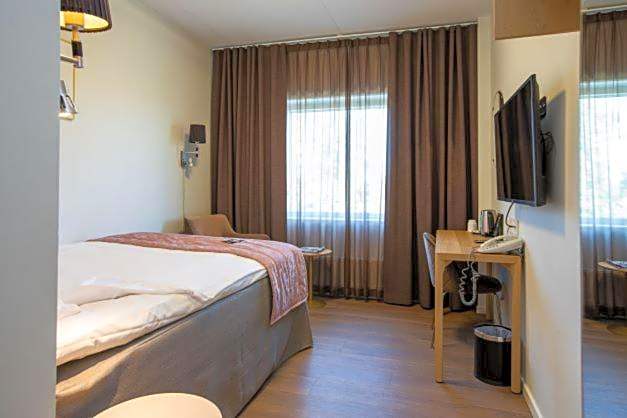 Photo 1 of 3 of Standard 1 Twin Bed