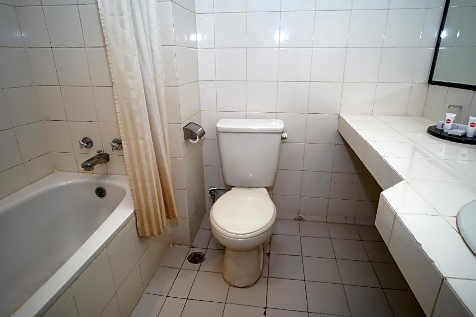 OYO 1735 Adika Bahtera Hotel