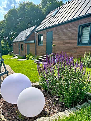 Lawendowo- sauna, jacuzzi, domki w ogrodzie i apartamenty w kamienicy