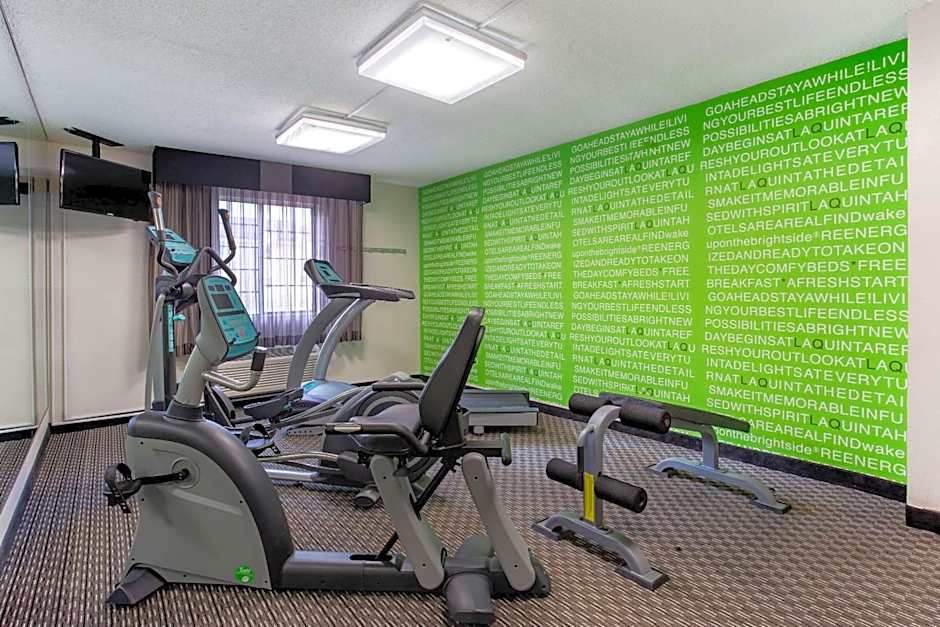 La Quinta Inn & Suites by Wyndham Champaign