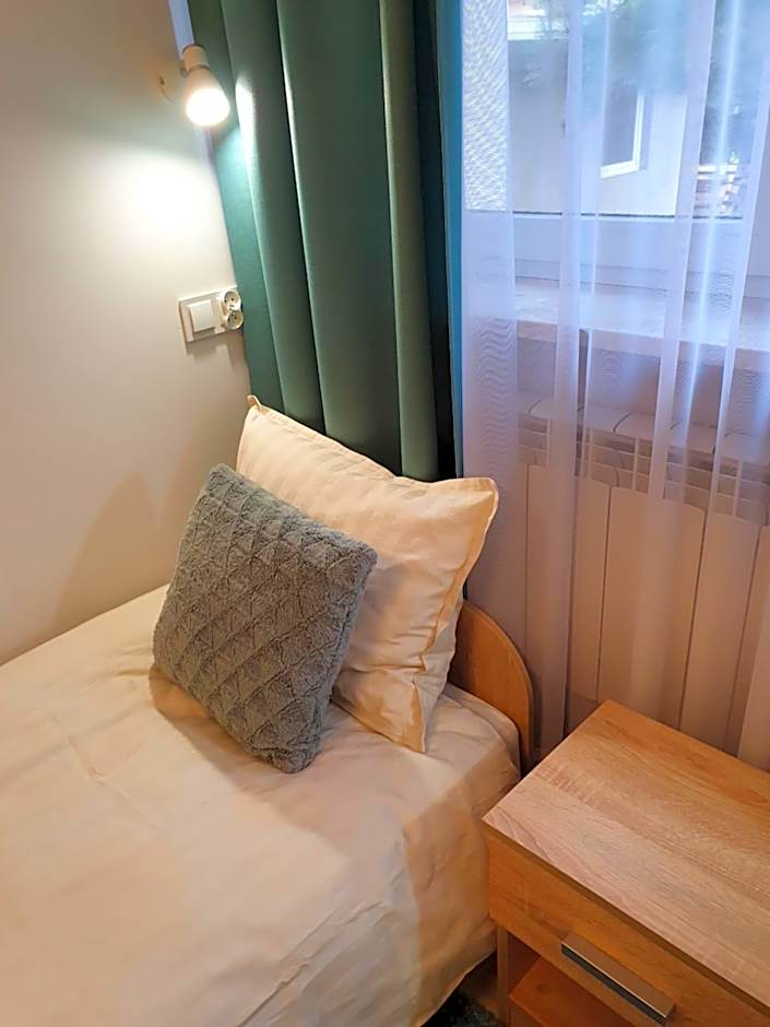 Hostel Mleczna - Metro Zacisze